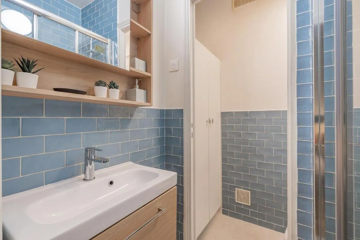 Studio Douillet Pour 2 Au Coeur De Montmartre Paris 0*,  France