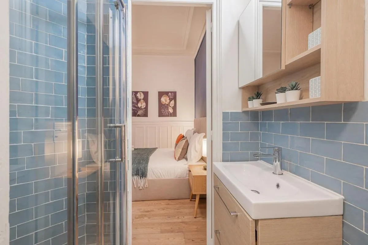 Studio Douillet Pour 2 Au Coeur De Montmartre Paris France